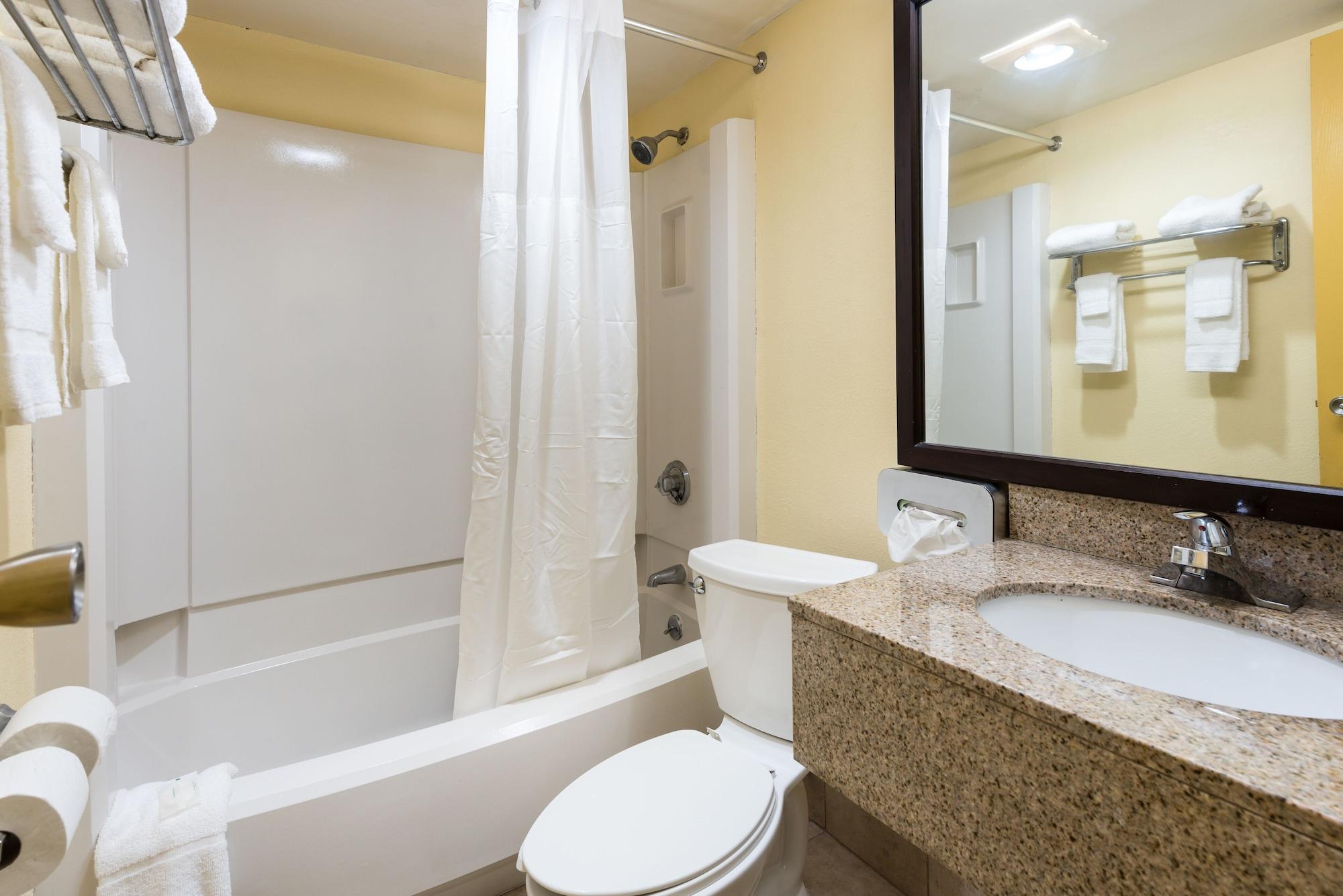 Quality Inn & Suites Цинциннати Экстерьер фото
