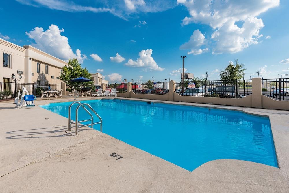 Quality Inn & Suites Цинциннати Экстерьер фото